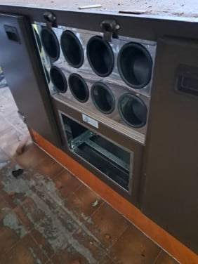 Koeling met 2 deurtjes en voor 8 flessen