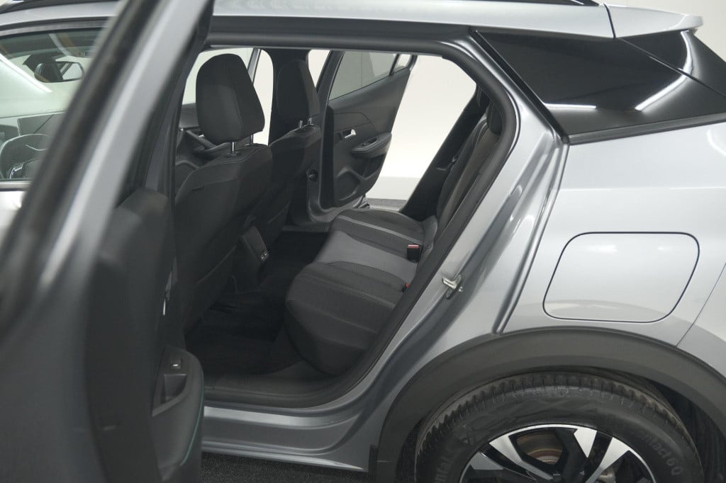 Peugeot E-2008 ev allure pack 50 kwh | 3 fase laadfunctie | camera | naviga