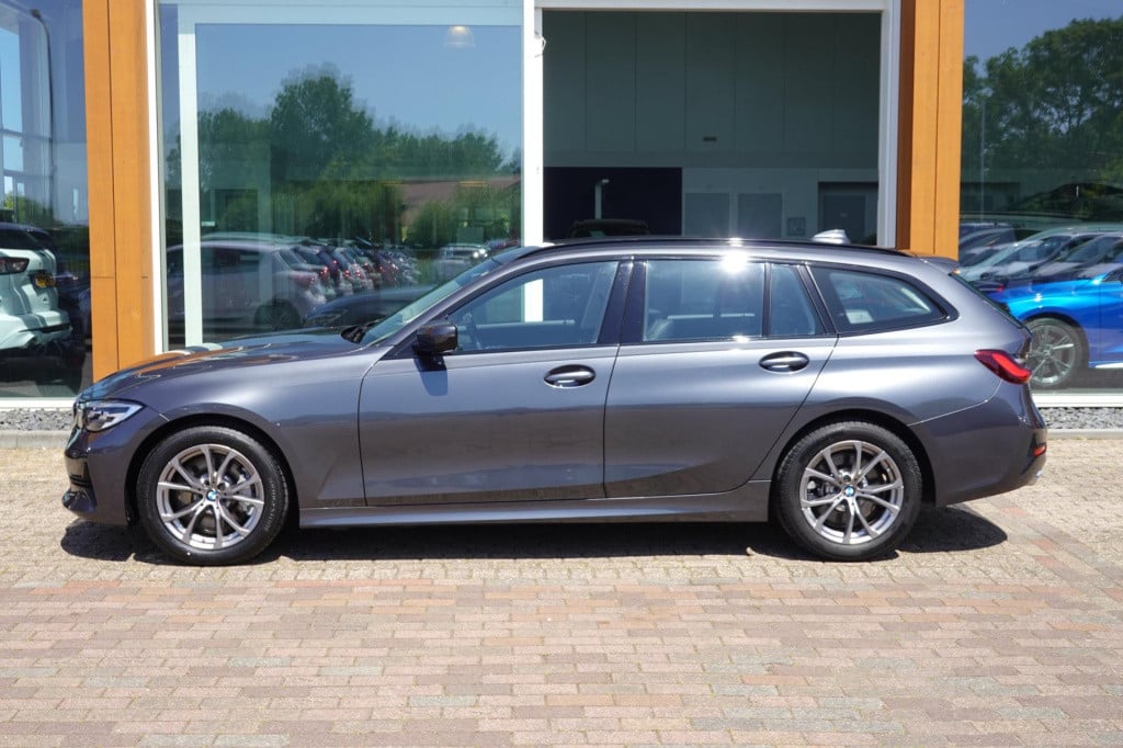 BMW 3-serie touring 330i business edition plus