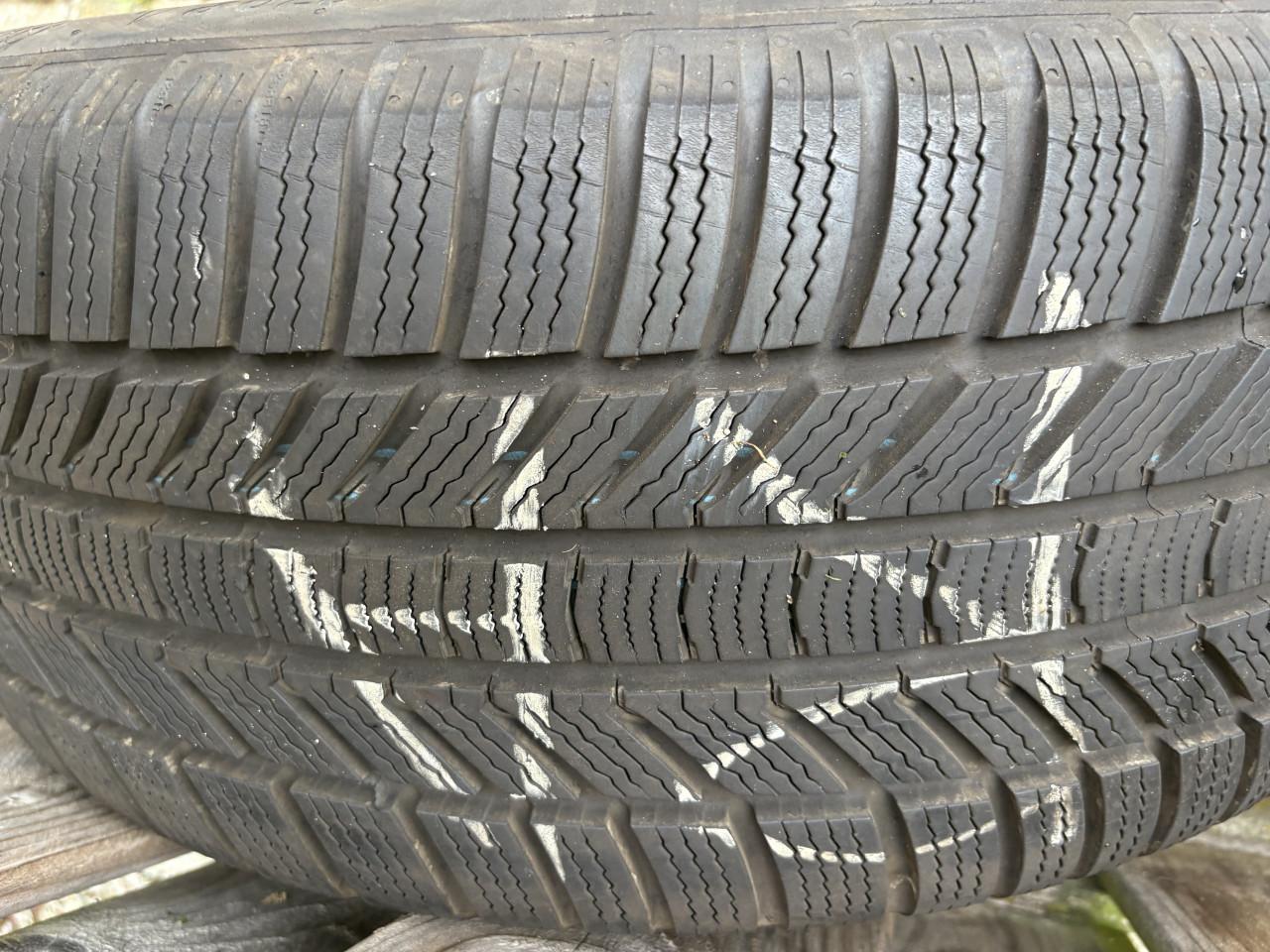 4 winterbanden Continental TS850 P255/VW