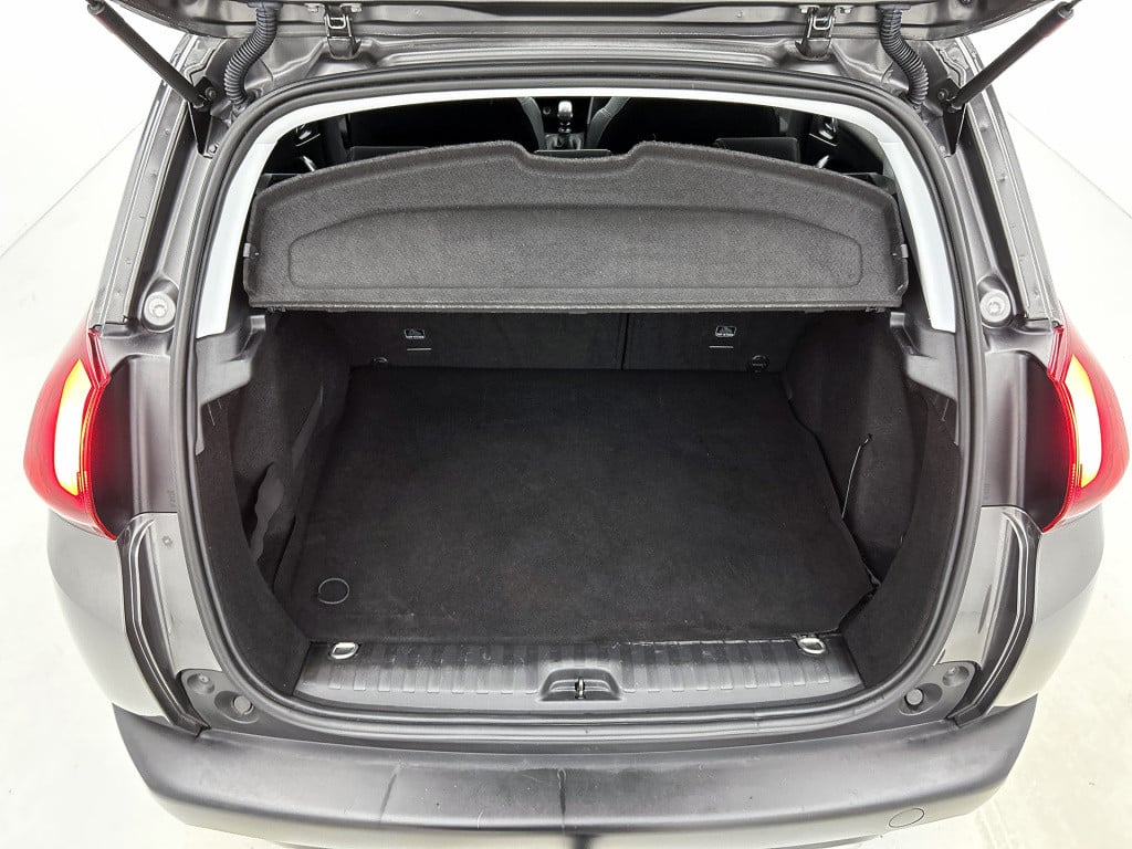 Peugeot 2008 110 pk allure | rijklaar | achteruitrijcamera | trekhaak | pan