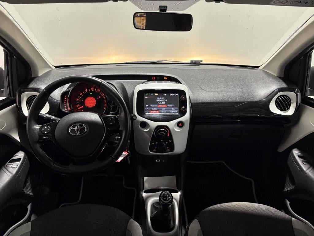 Toyota Aygo 1.0 vvt-i x-pure | lichtmetaal | airco |