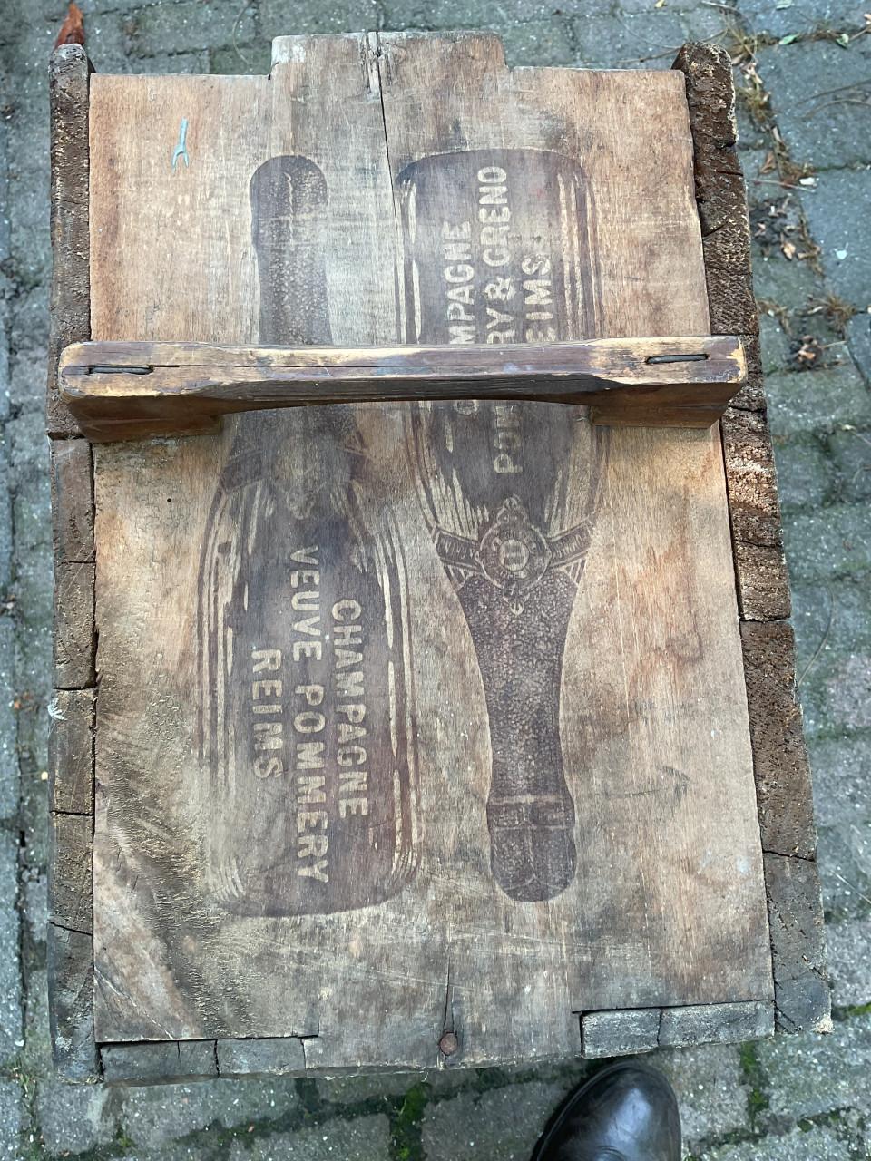 Antieke kist Pommery Reims