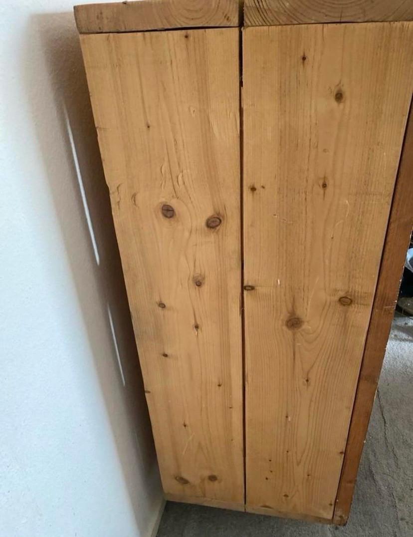 Stevige boekenkast echt hout zelf gemaakt