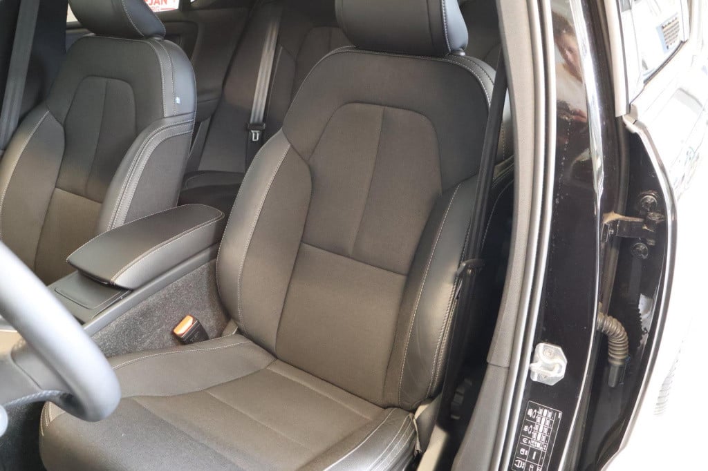 Volvo XC40 1.5 t3 momentum pro nl auto, panoramadak, el kofferklep, carplay