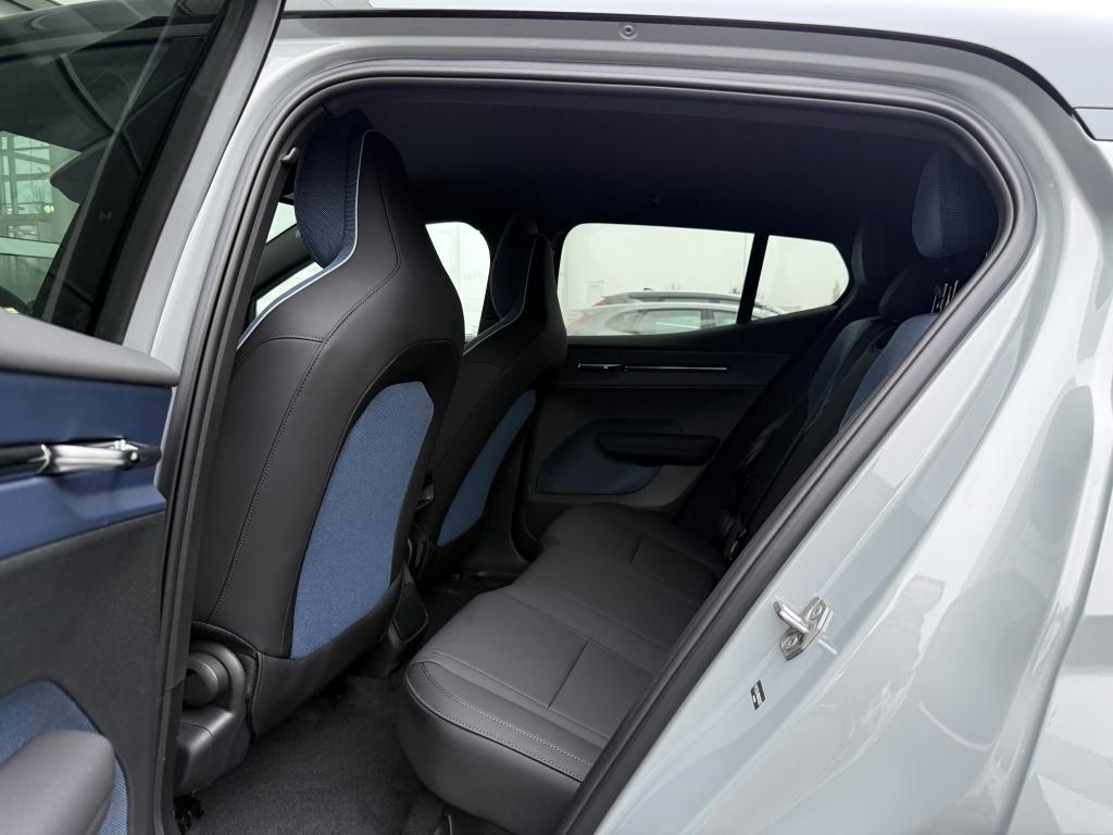 Volvo Ex30 extended plus 272pk/69kwh| adap.cruise| h&k sound| keyless| dab+