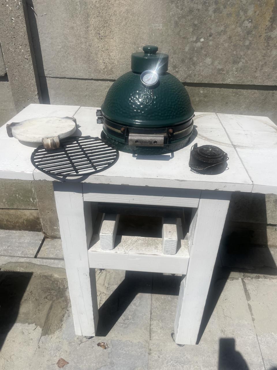Big Green Egg. Mini. met meubel