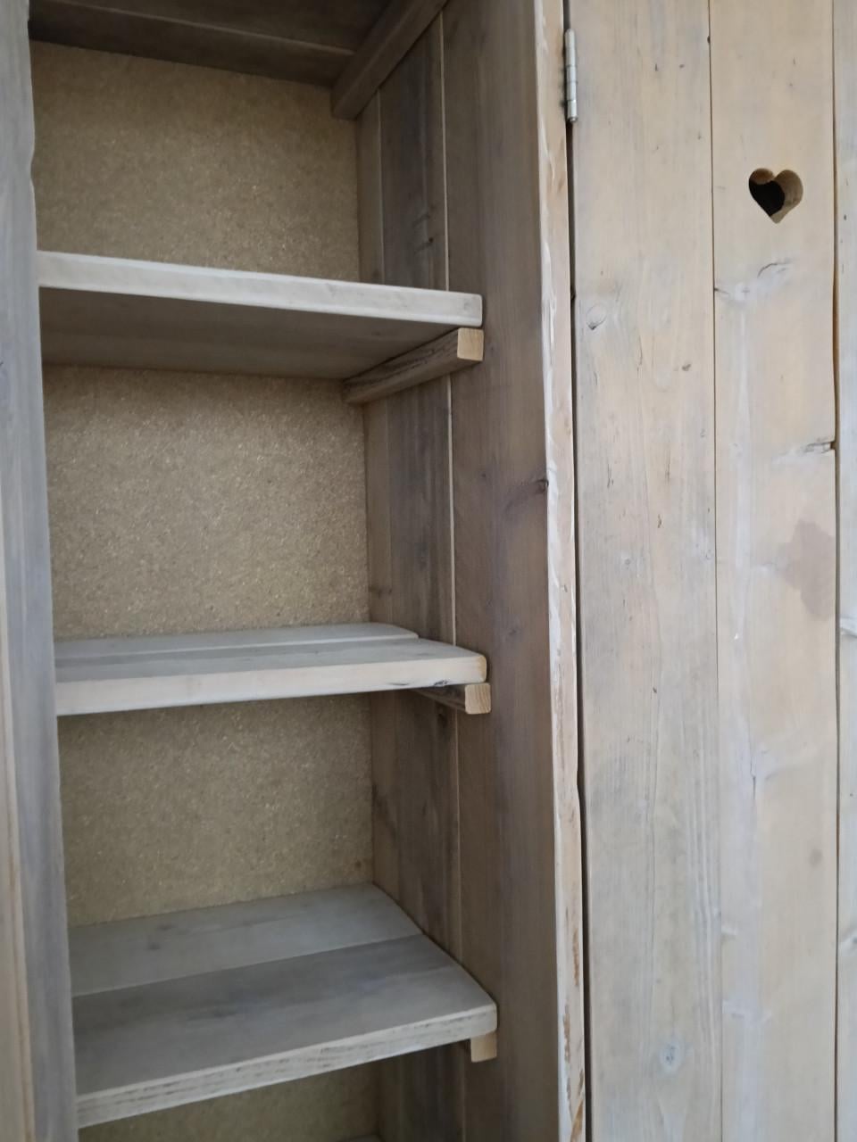 Kledingkast Steiger
