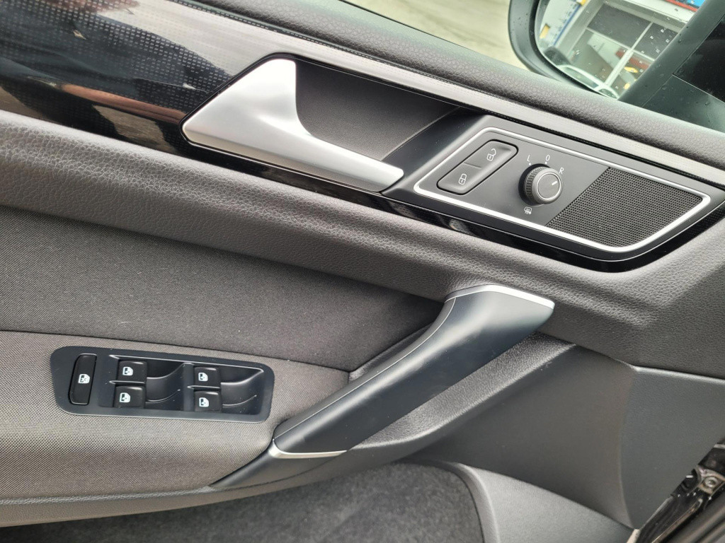 Volkswagen Golf Sportsvan 1.2 tsi highline business bluemotion automaat sou