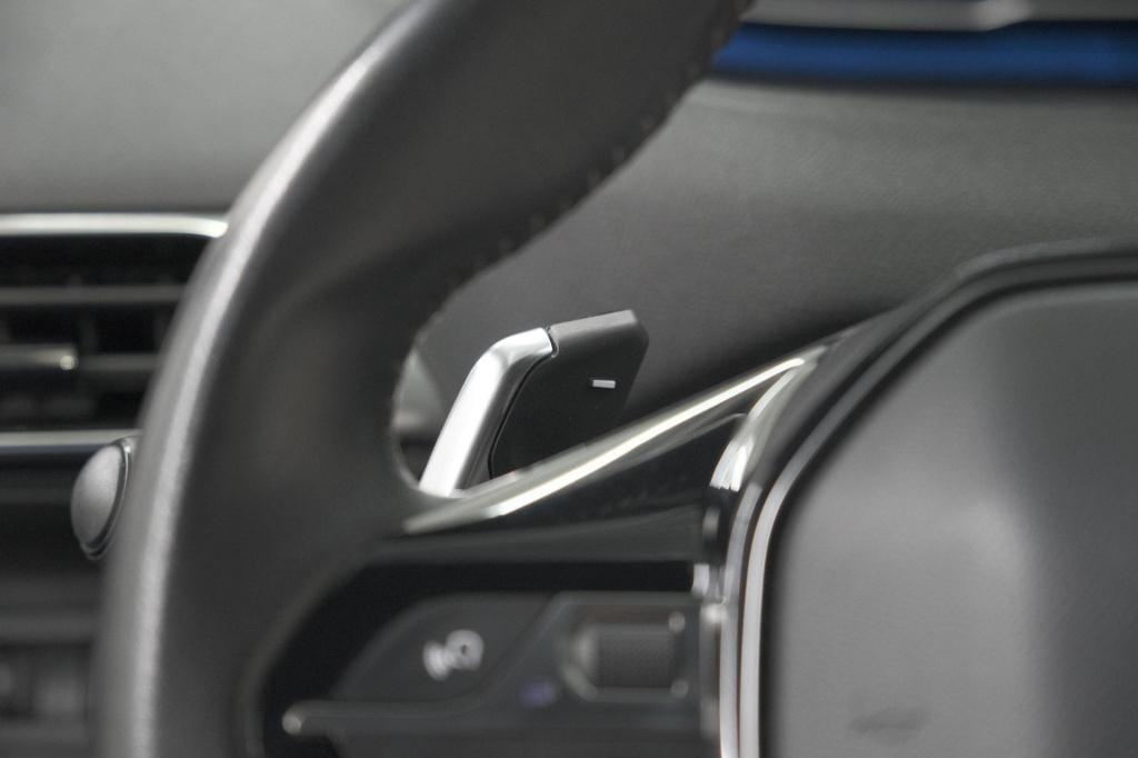 Peugeot 5008 puretech 130 eat8 active pack business | 7 zitplaatsen | camer