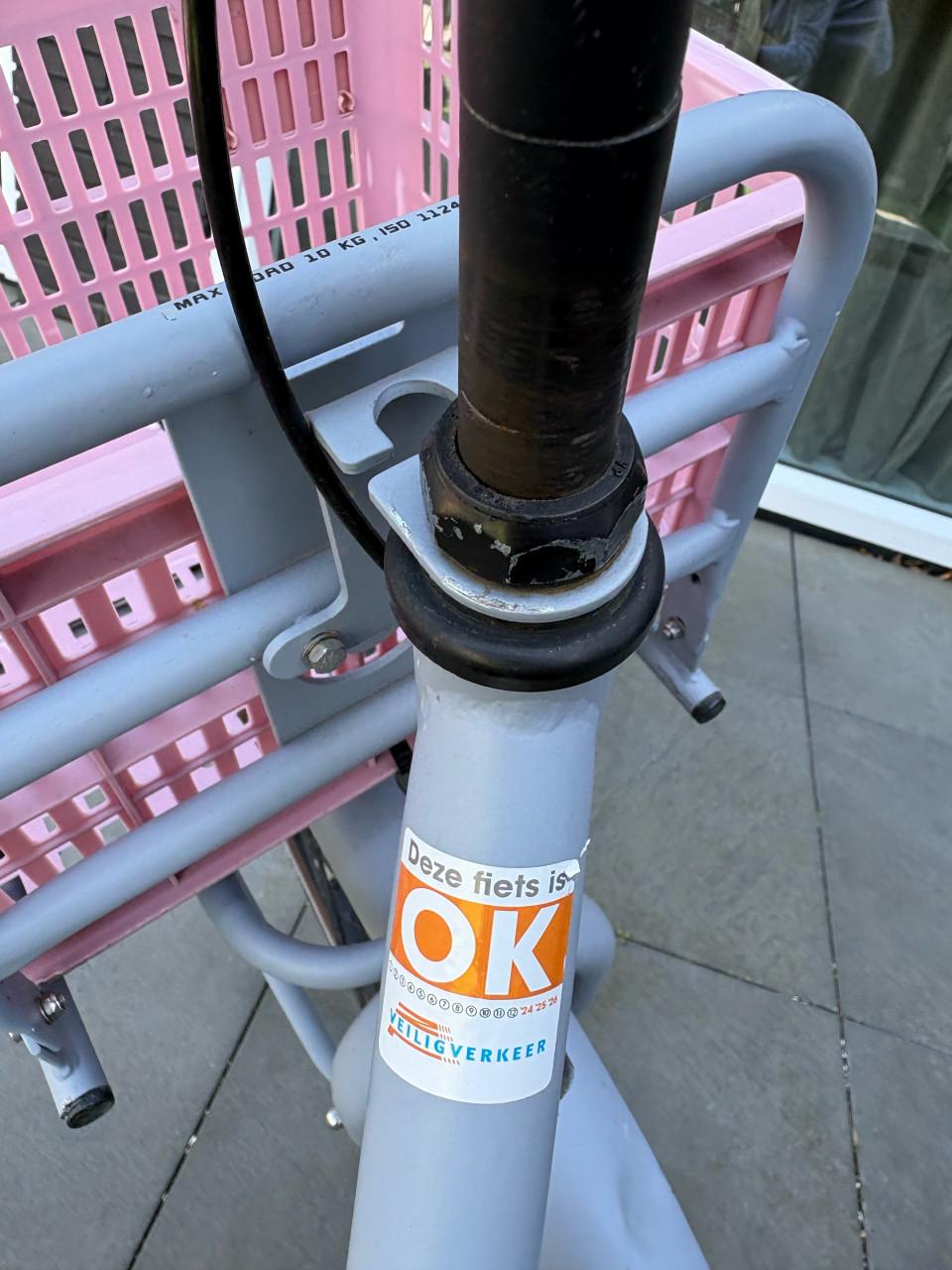 Cortina U4 24 inch meisjesfiets met kratje