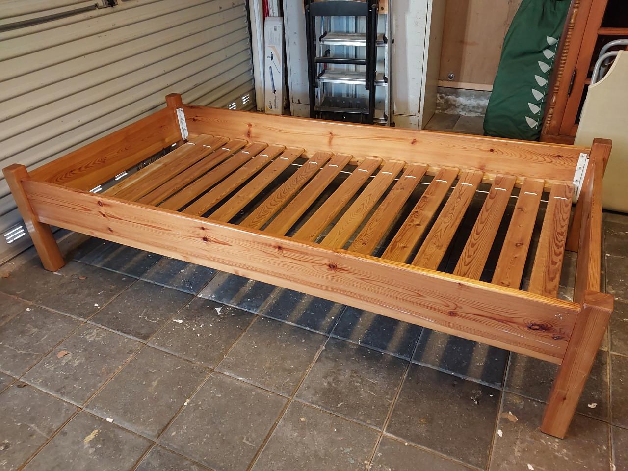 Te koop,bed