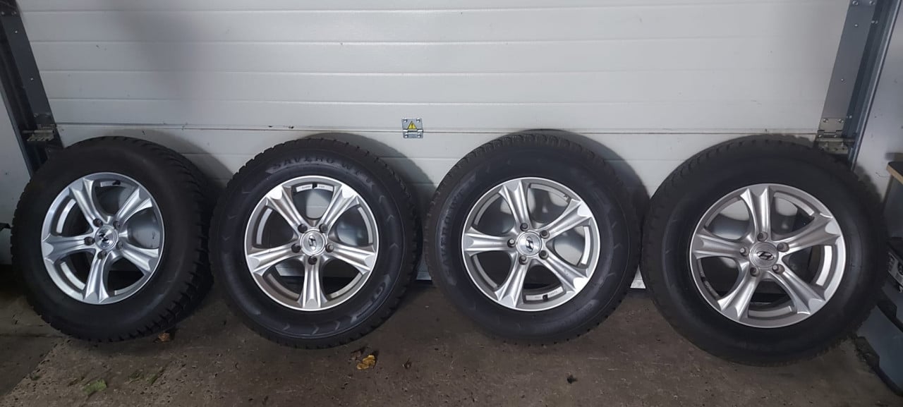 Set winterbanden Hyundai velgen