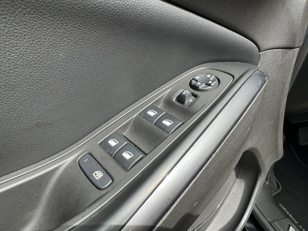 Opel Grandland X 1.2 turbo bus. ex.