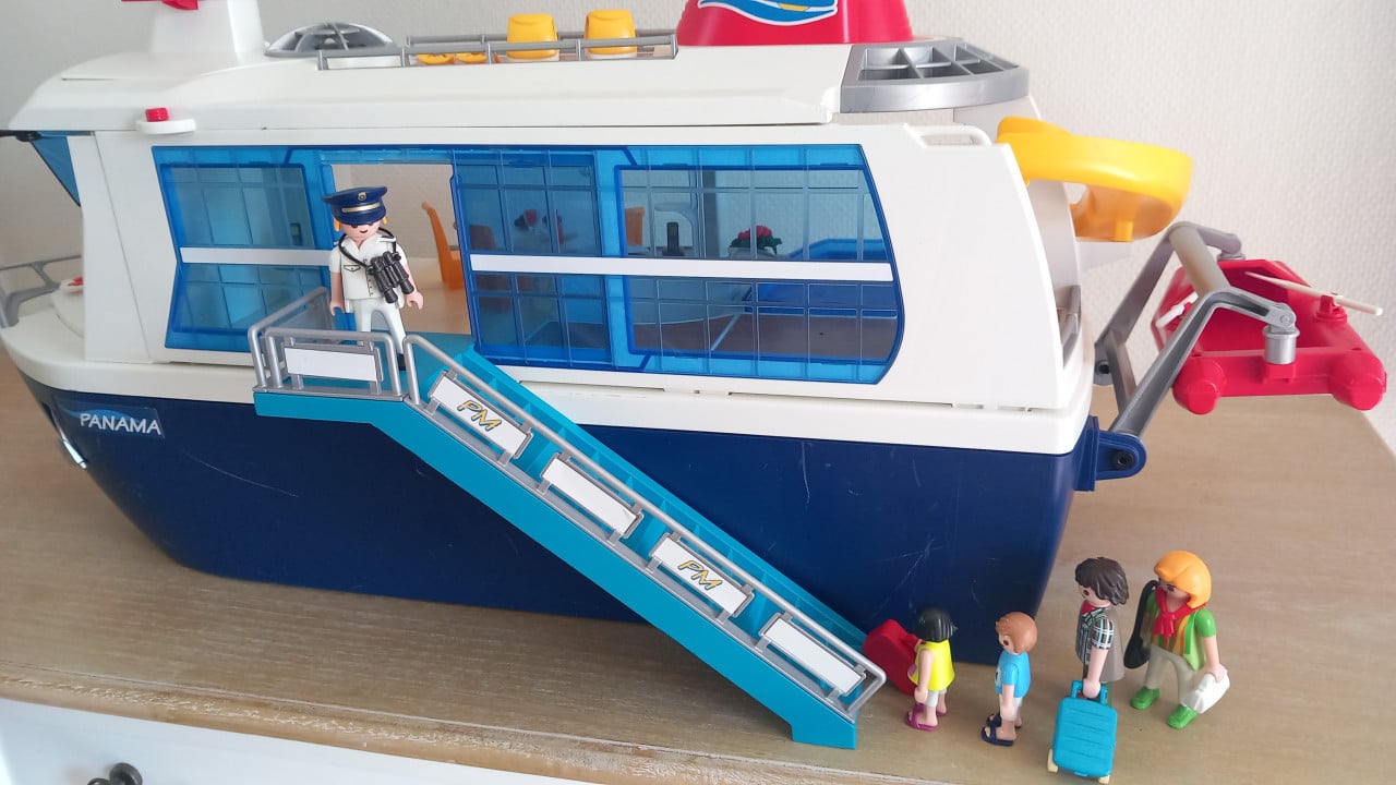 Playmobil volledig ingericht cruiseschip setnr 6978