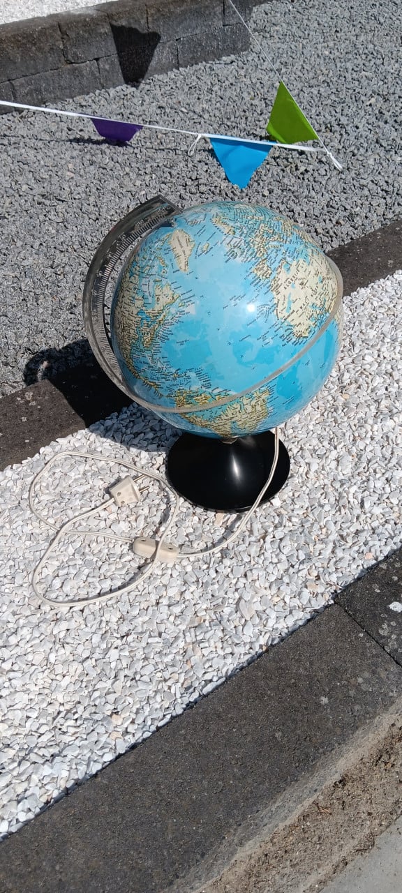 Globe