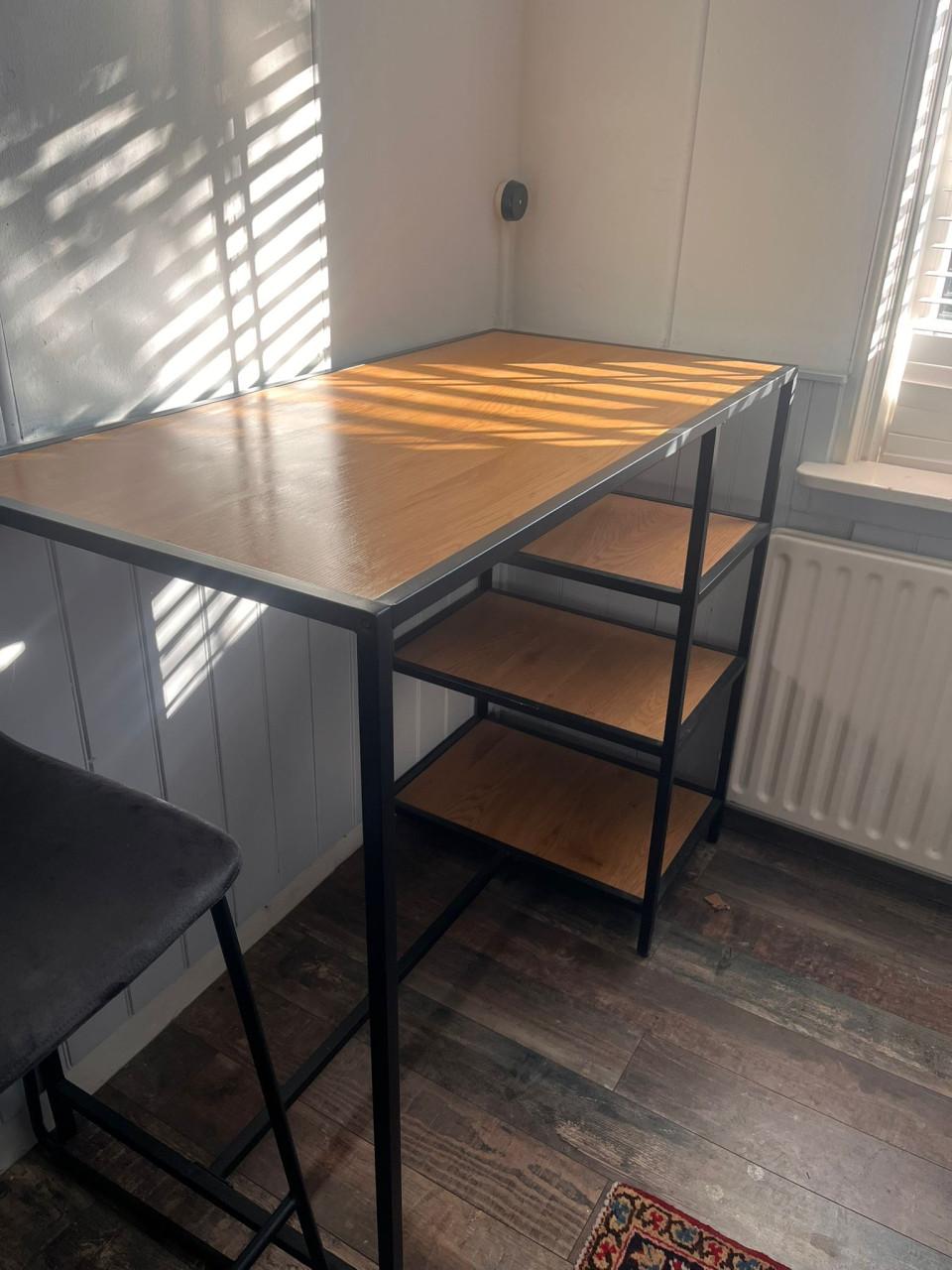 Bartafel + 3 barkrukken