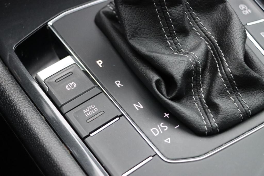 Volkswagen Tiguan 1.4 tsi act highline 150pk dsg7 | panoramadak | trekhaak 