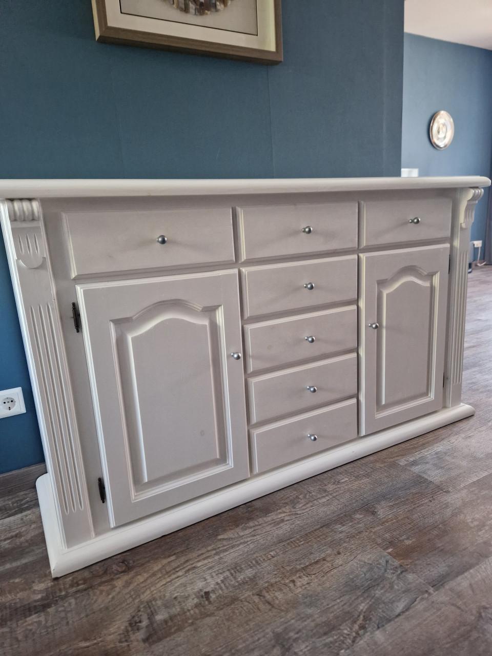 Wit grenen dressoir