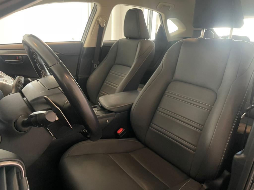 Lexus Nx 300h awd business line