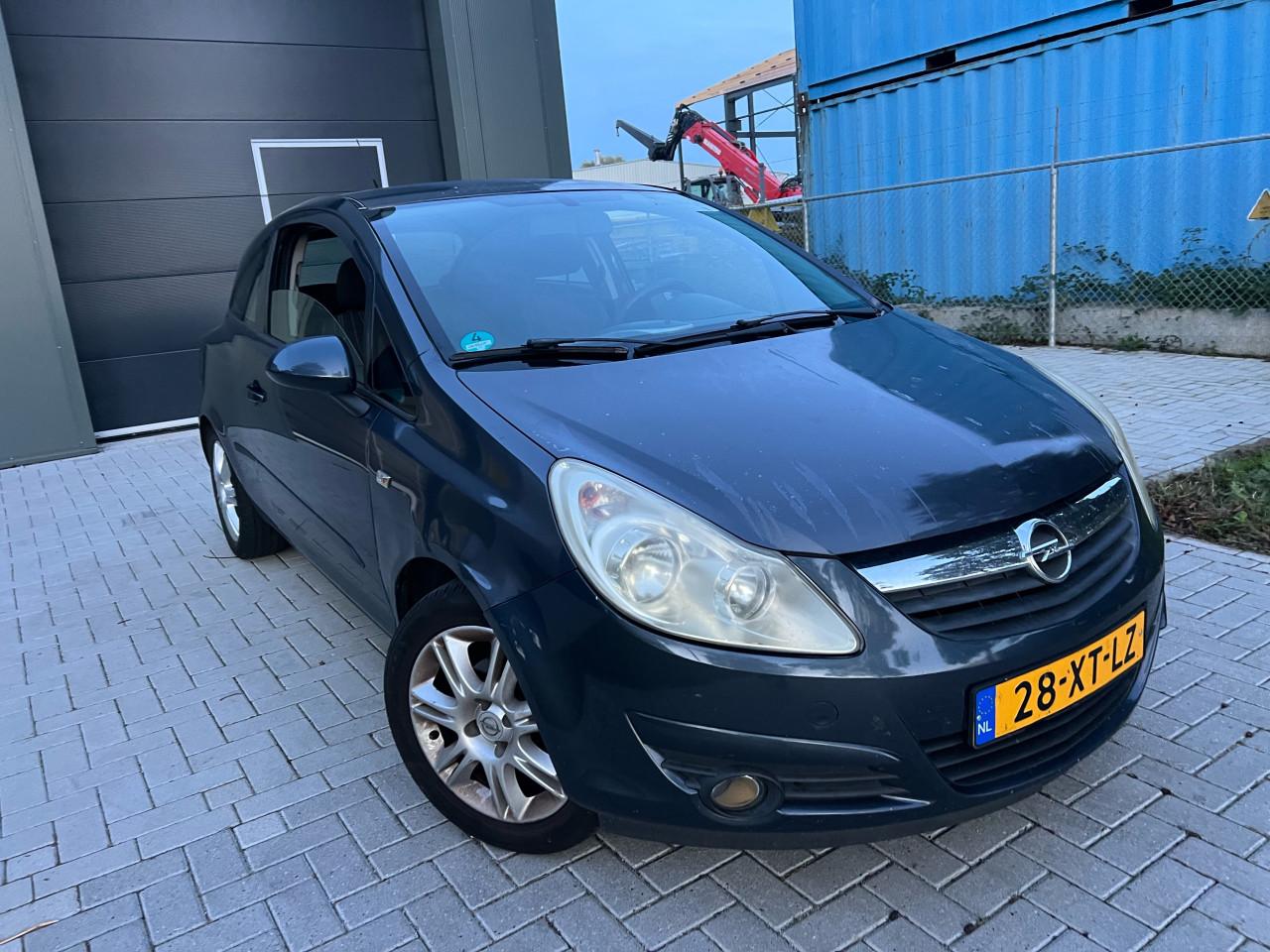 Opel Corsa 1.4-16V Enjoy