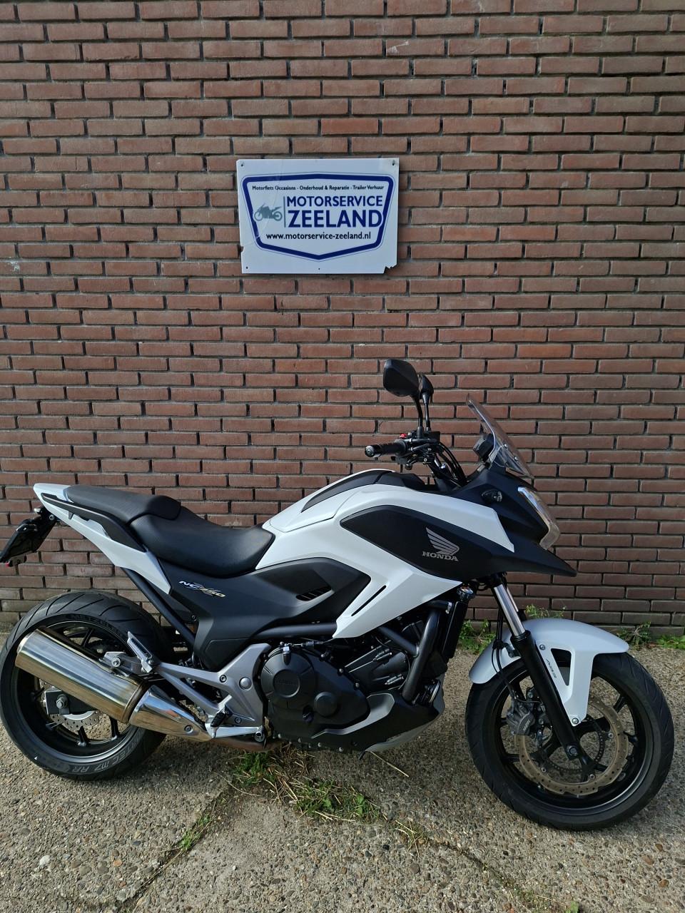 Honda NC 750X ABS (weinig km)