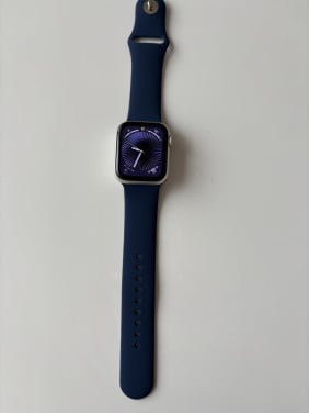 Apple Watch SE 40 mm tweede generatie uit 2024 cellular kleur starlight