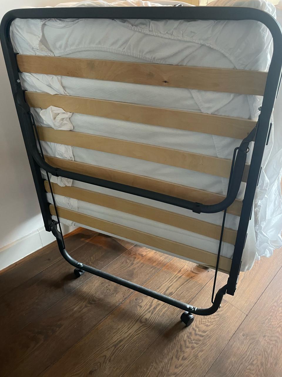 Verrijdbaar logeerbed opklapbaar