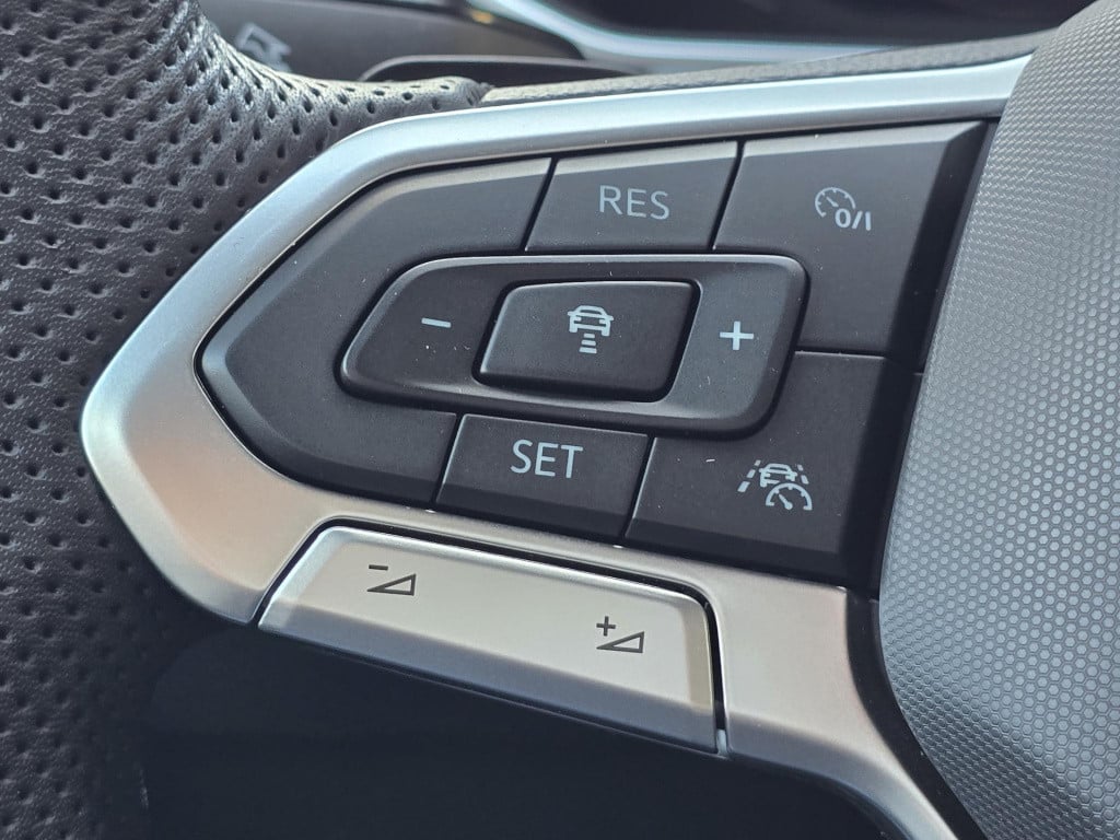 Volkswagen T-roc 1.5 tsi r-line edition virtual cockpit stuur/stoelverwarmi