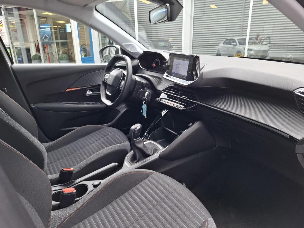 Peugeot 208 1.2 active pack navi/airco/lmv