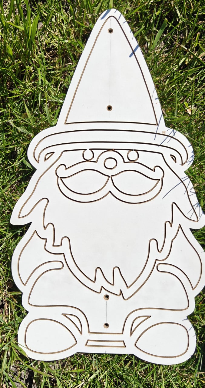 Te koop Kabouters gemaakt van  Trespa 6 mm dik.