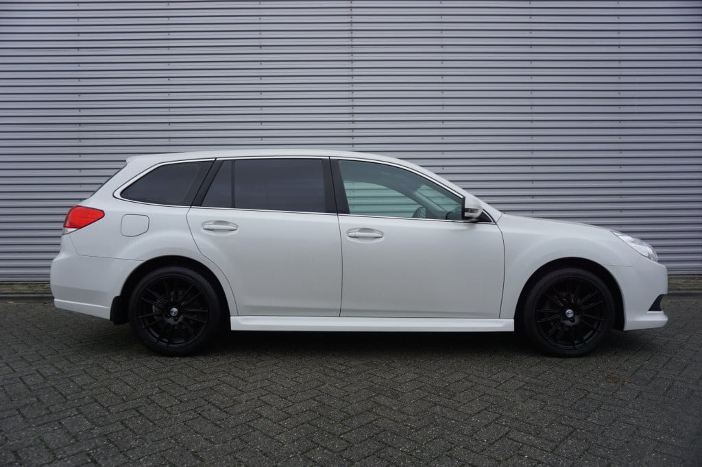 Subaru Legacy touring wagon 2.0i intro automaat - climate / navi / cruise /