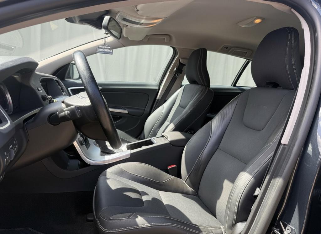 Volvo V60 1.6 t3 r-design