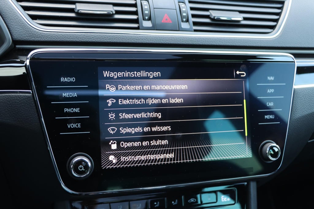 Skoda Superb combi 1.4 tsi iv laurin & klement 218pk dsg6