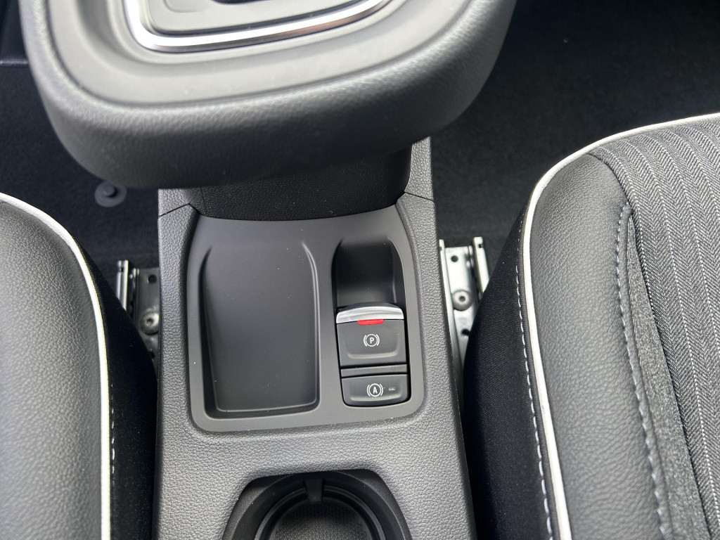 Mitsubishi Colt 1.6 hev first edition automaat
