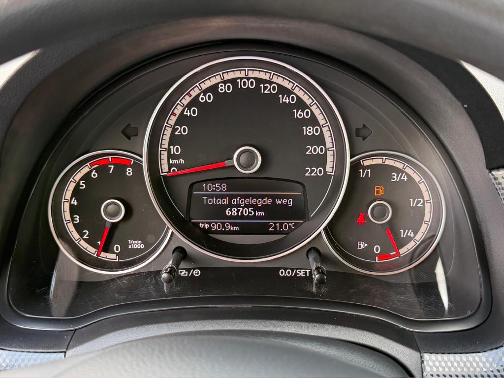 Volkswagen UP! 1.0 5-deurs | camera | cruise | airco | bluetooth | pdc | ri