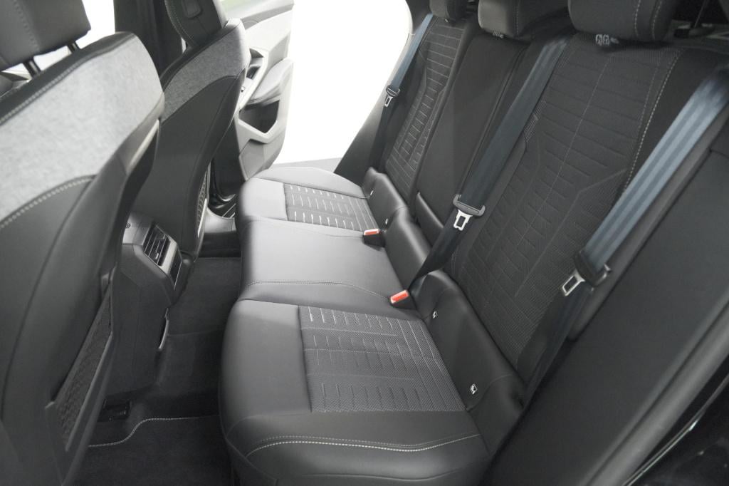 Peugeot 3008 1.2 hybrid 136 gt | adaptieve cruise control | camera | elektr
