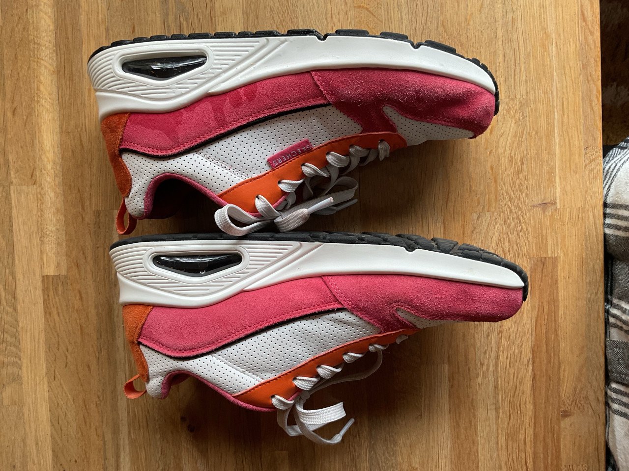 Skechers