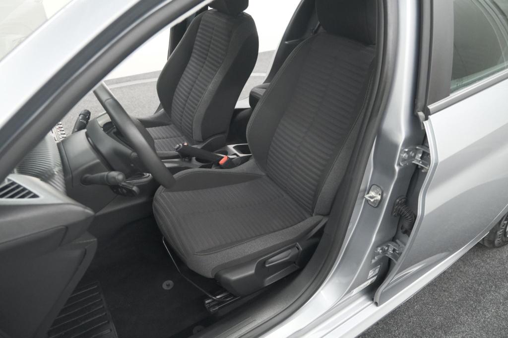 Peugeot 208 puretech 100 active | parkeersensoren | navigatie | apple carpl