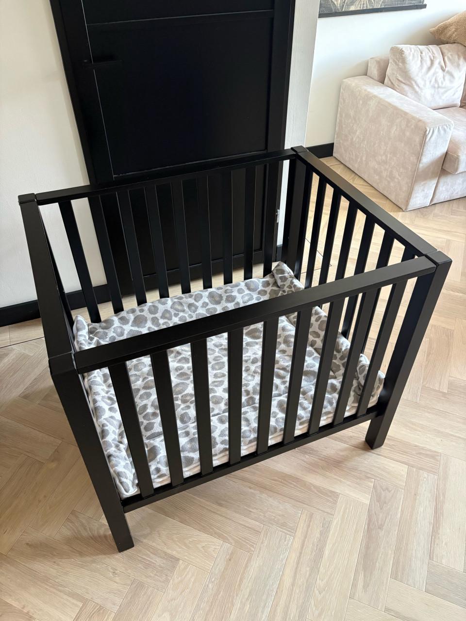 Baby Box hout zwart 100x80 inclusief matras en boxkleed
