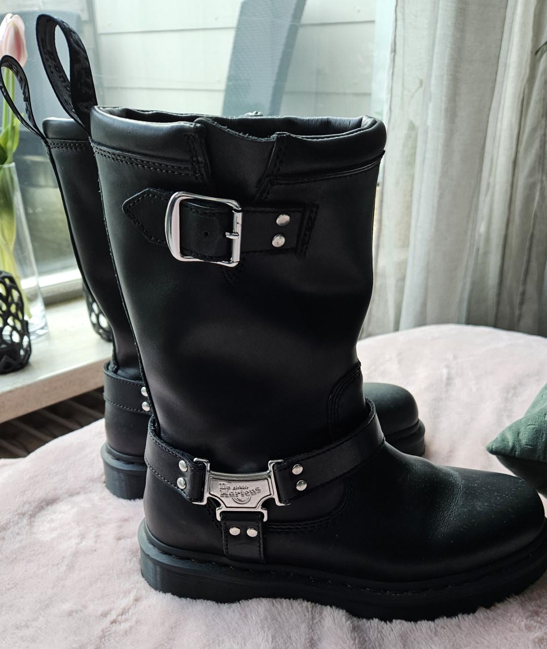 Zwarte Dr Martens laarzen, maat 41.
