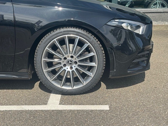 Mercedes-Benz A-Klasse 220 launch edition amg l camera l nightpakket l led 