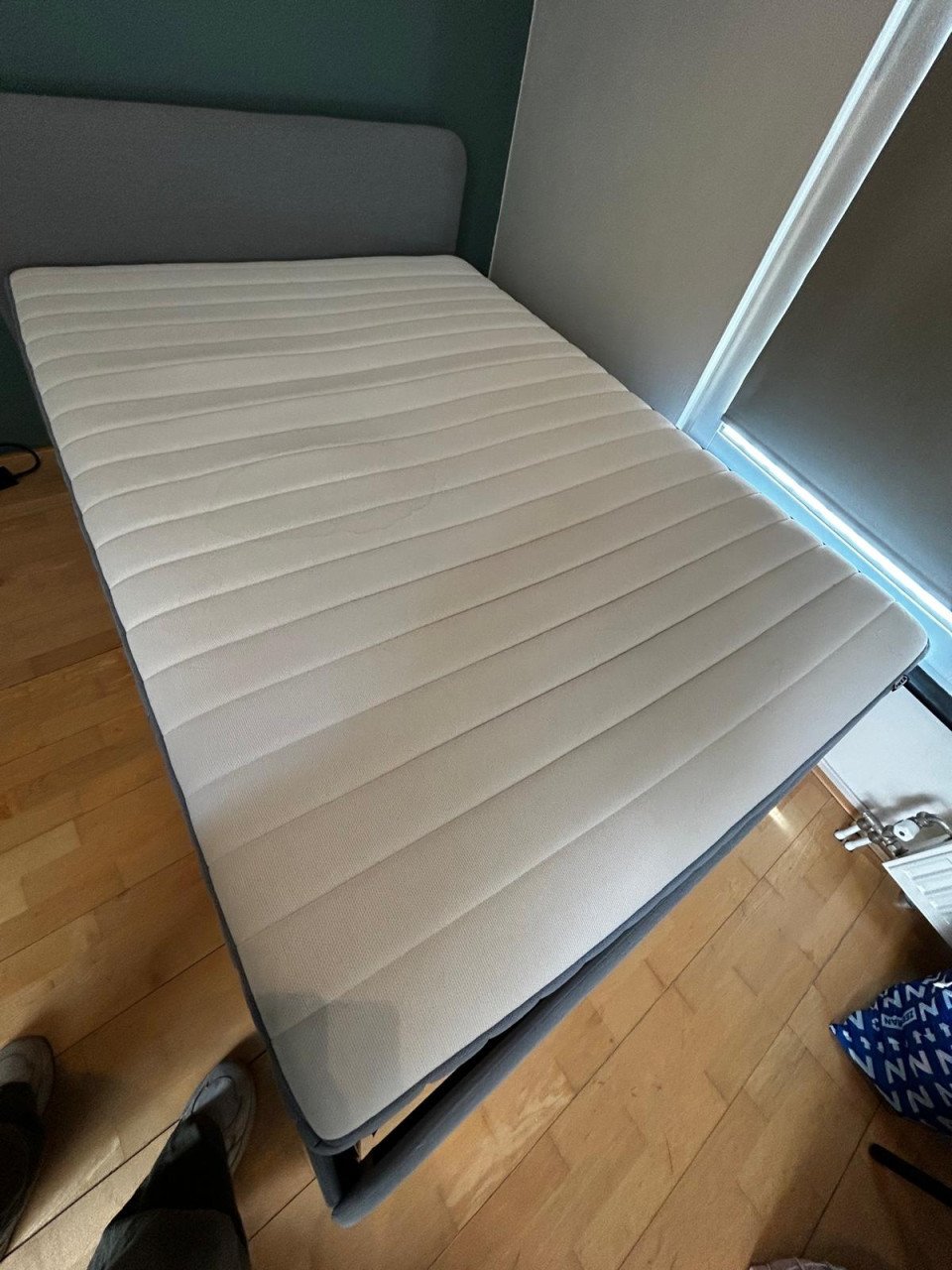 Bed+ matras (1m40 x 2m) te koop