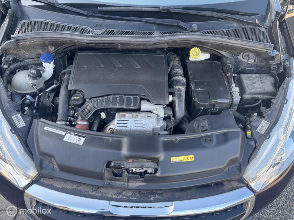 Peugeot 208 1.2 puretech signature 110pk