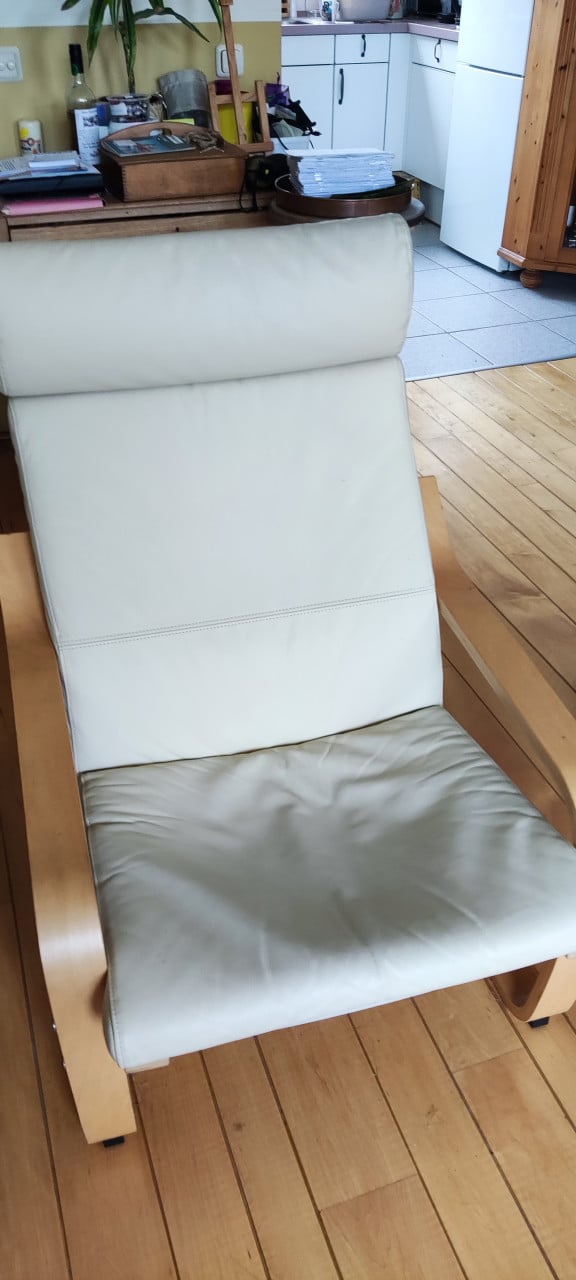 5x Vrij nieuwe Poang Ikea fauteuils - creme echt lederen kussens