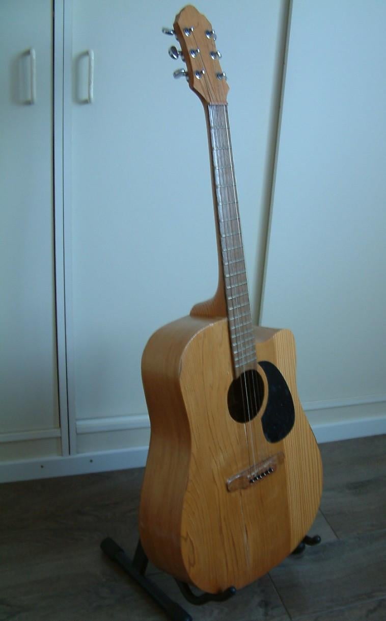 Oefen gitaar   western  75 euro