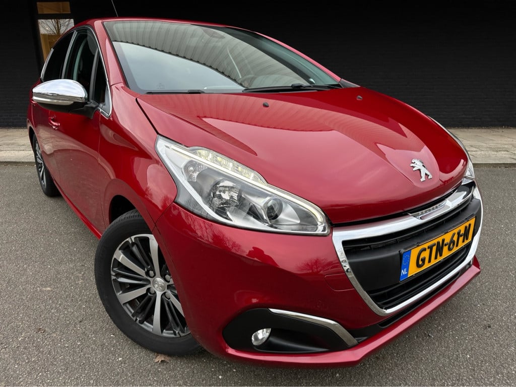 Peugeot 208 1.2t première // automaat //