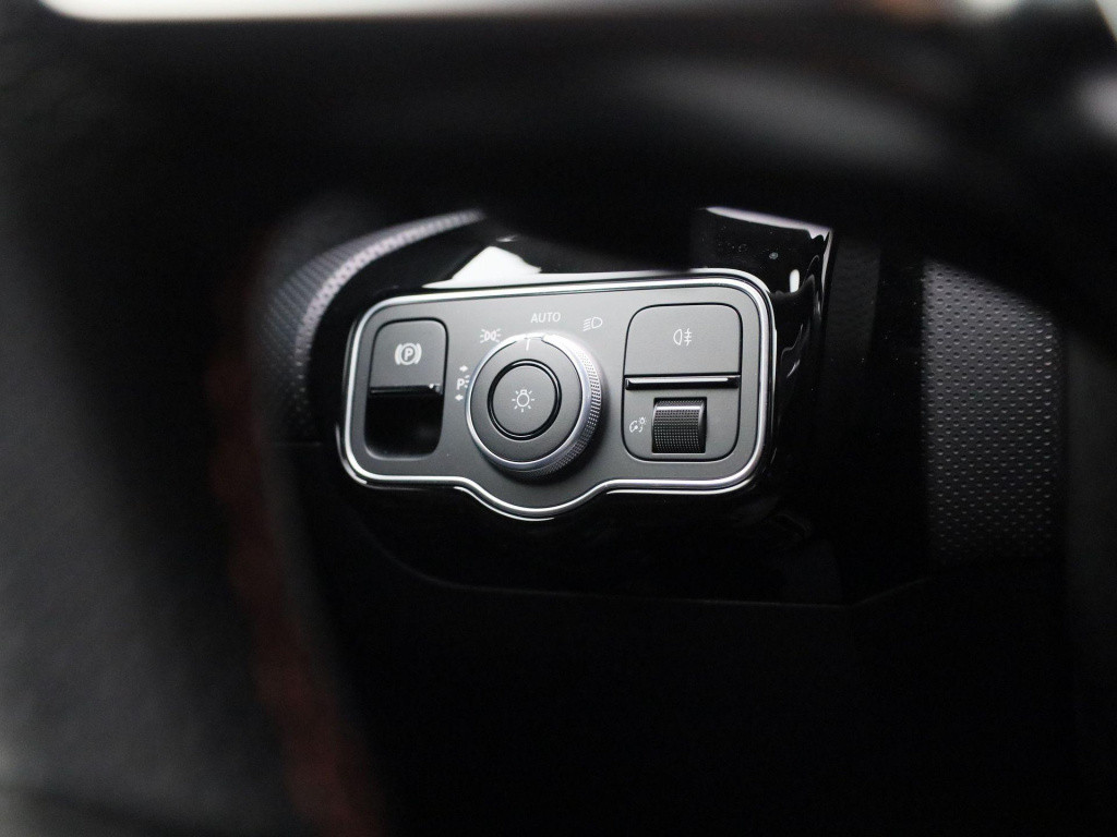 Mercedes-Benz A-Klasse 180 advantage | automaat | virtual cockpit | camera 