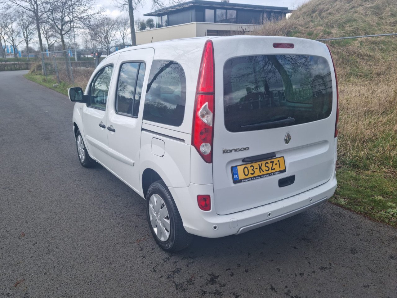 Renault kangoo family1.6i 16v privilege bj 2010 in nieuwstaat
