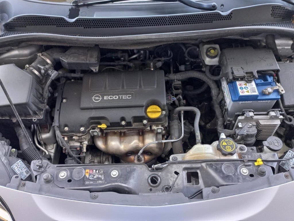 Opel Corsa 1.4 color edition | winterpakket | lmv | cruise | bluetooth